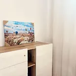 Prime 27 - 2br With Free Parking Апартамент *