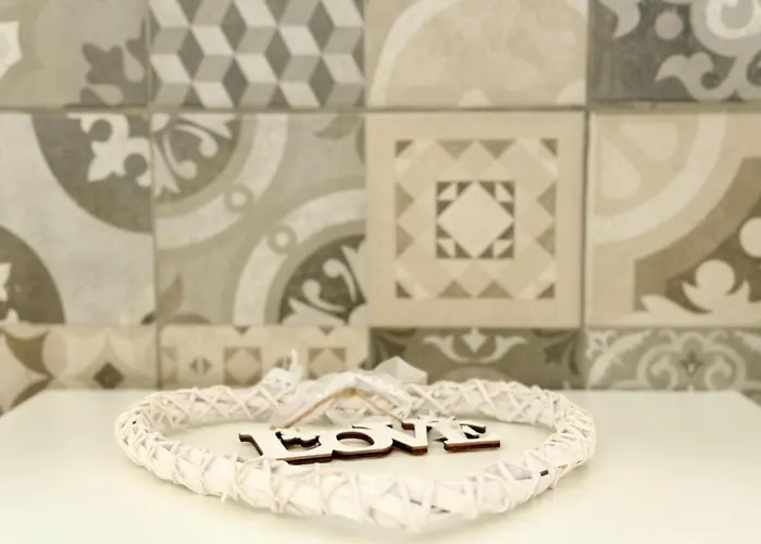 Prime 27 - 2br With Free Parking * Warna