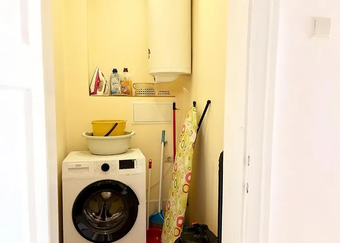 Prime 27 - 2br With Free Parking Warna