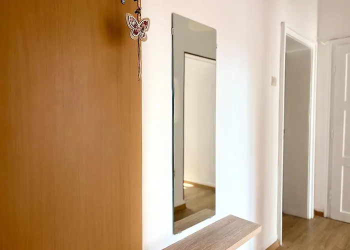 Prime 27 - 2br With Free Parking Warna